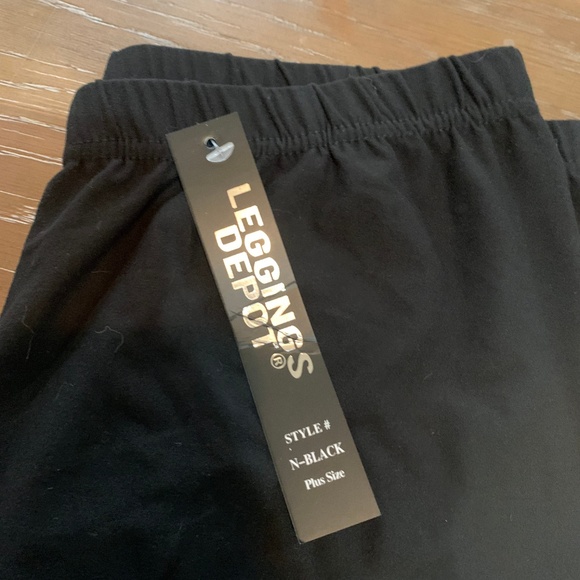 Solid Black Leggings - Picture 2 of 2